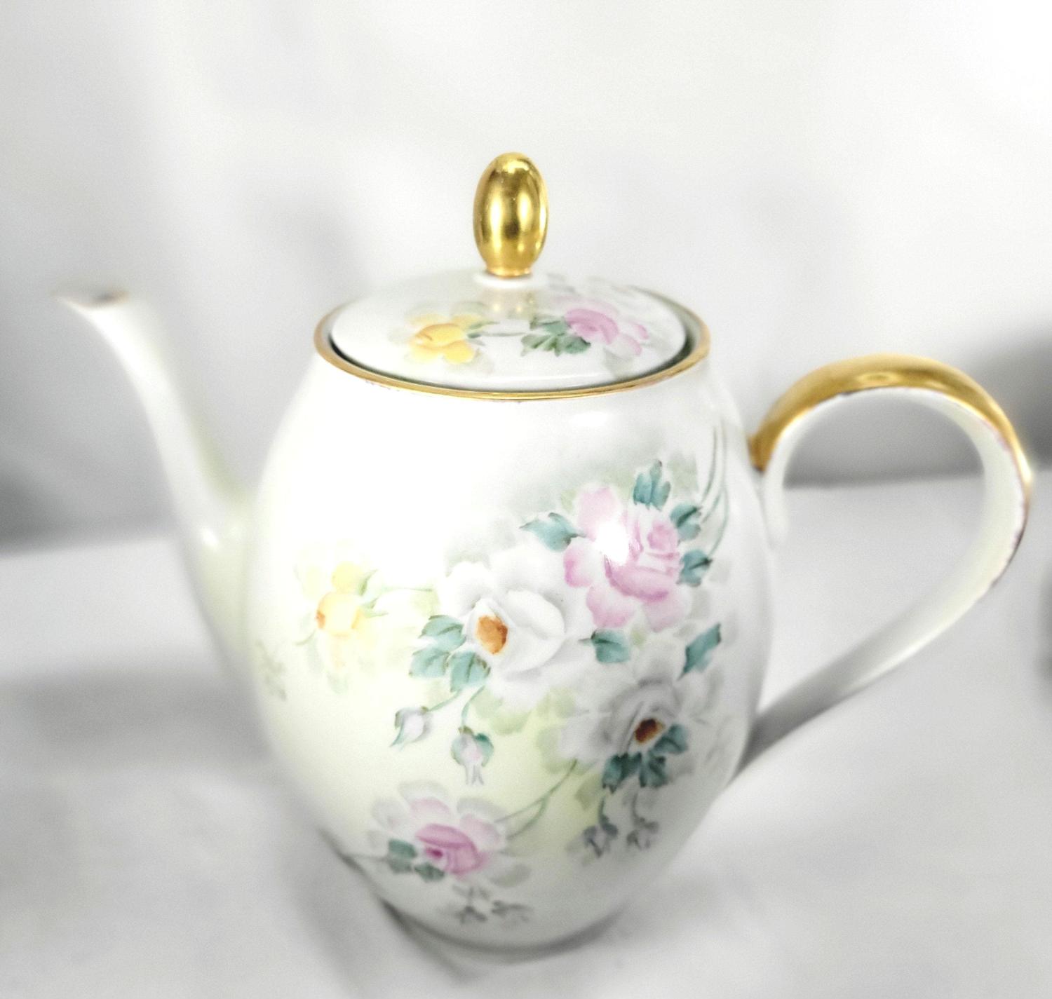 Vintage Hertel-Jacob Porzellen Bavaria Germany White Floral Teapot Gold Accents